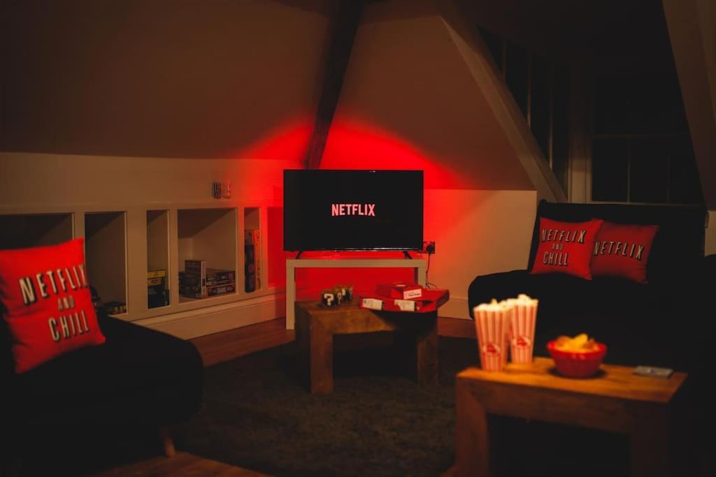 Games And Movies Lounge 7 Bed City Centre Apartment Newcastle-upon-Tyne Exteriör bild