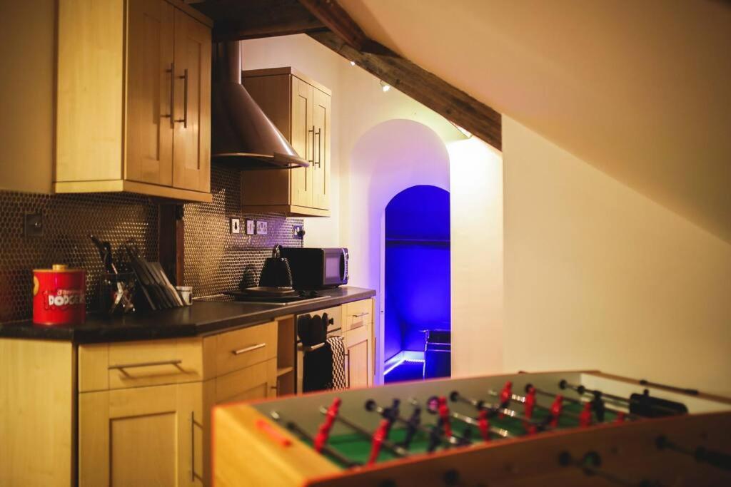 Games And Movies Lounge 7 Bed City Centre Apartment Newcastle-upon-Tyne Exteriör bild