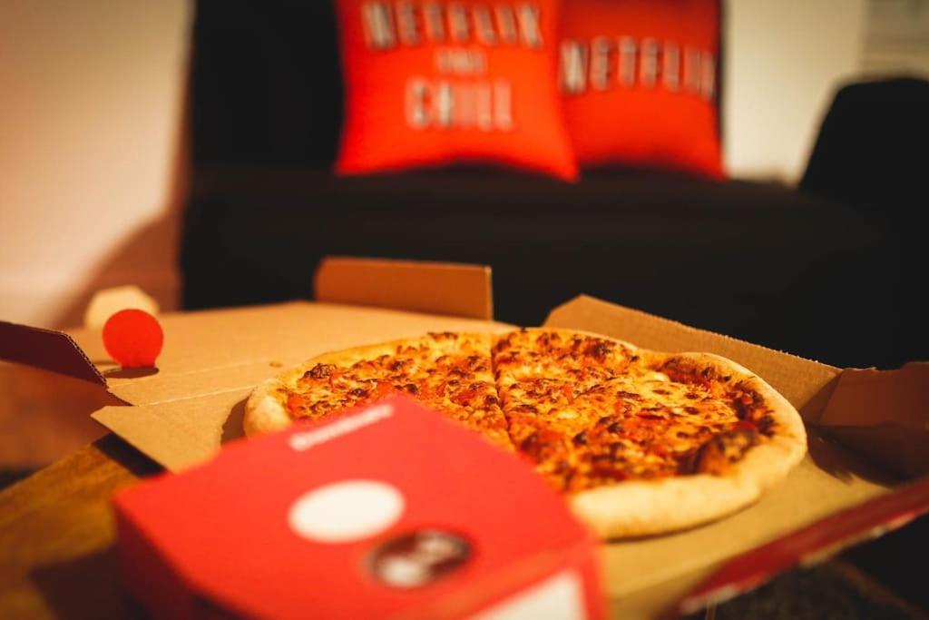 Games And Movies Lounge 7 Bed City Centre Apartment Newcastle-upon-Tyne Exteriör bild