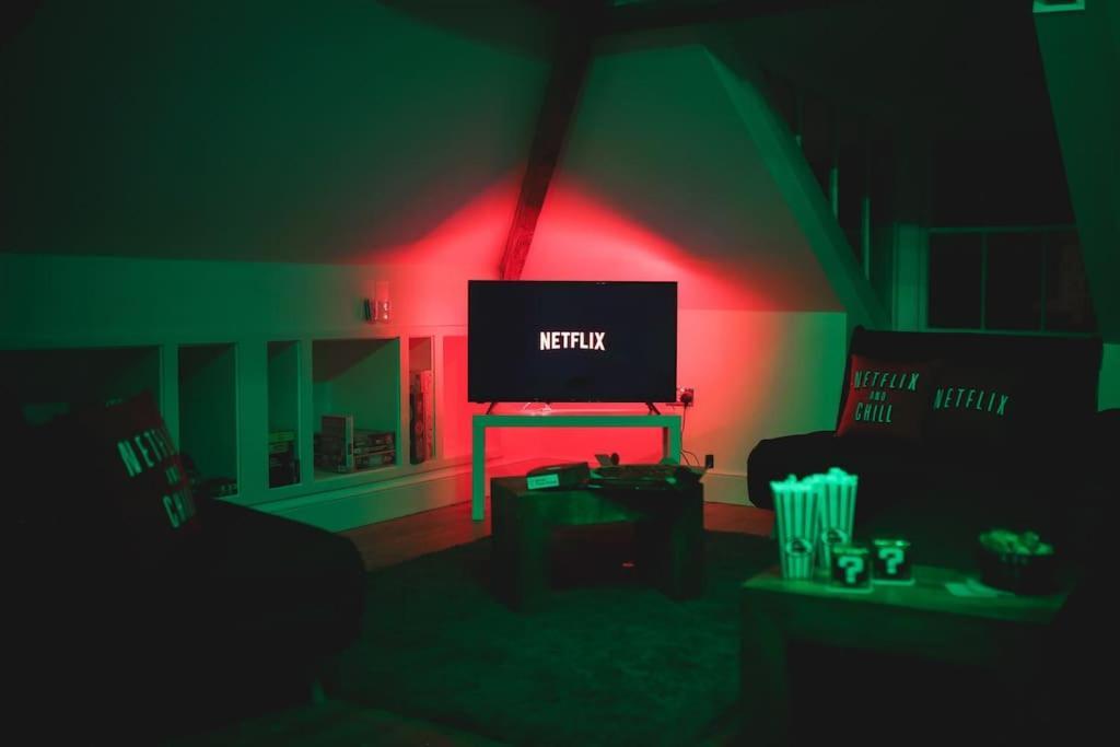 Games And Movies Lounge 7 Bed City Centre Apartment Newcastle-upon-Tyne Exteriör bild