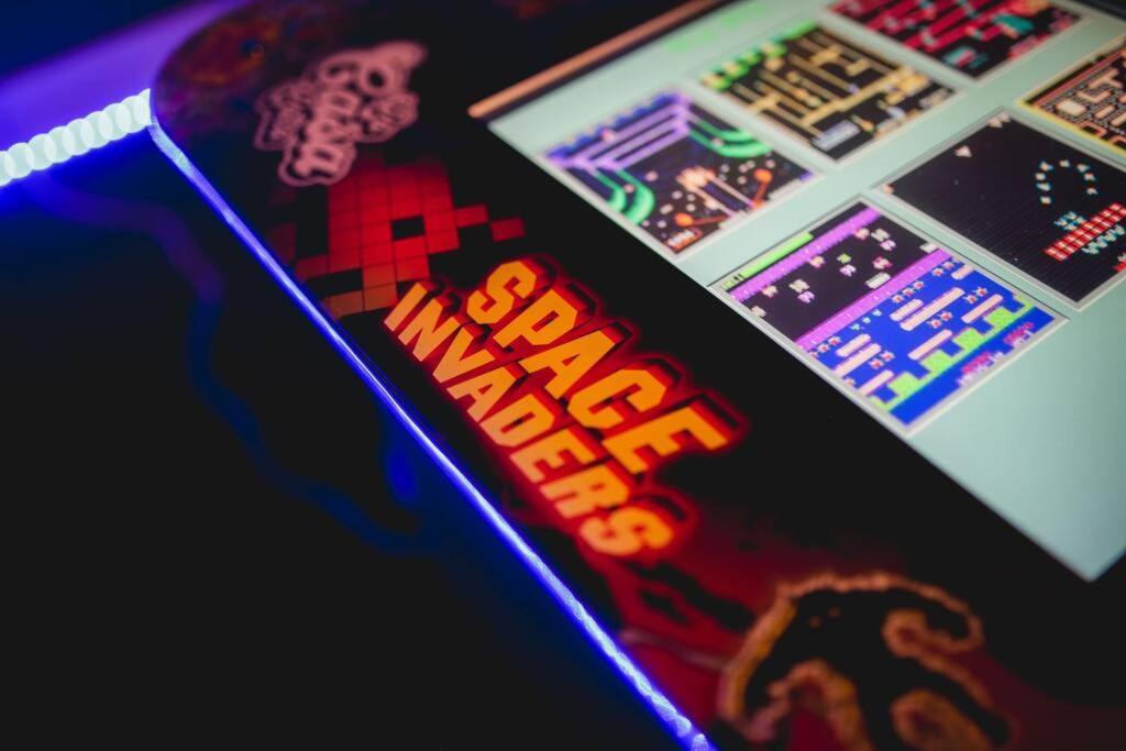Games And Movies Lounge 7 Bed City Centre Apartment Newcastle-upon-Tyne Exteriör bild