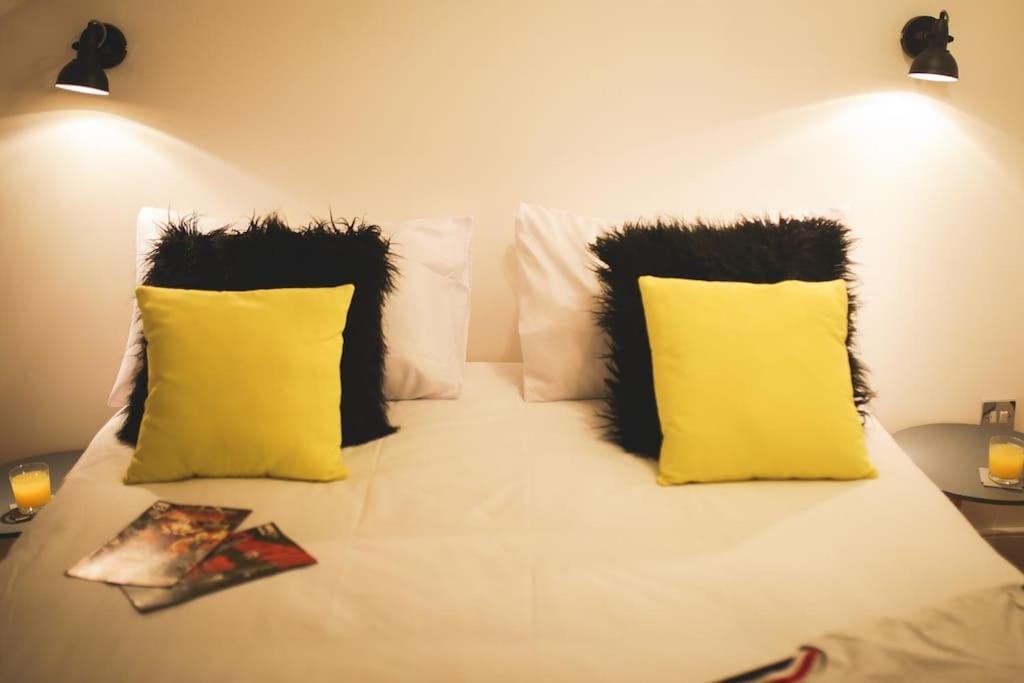 Games And Movies Lounge 7 Bed City Centre Apartment Newcastle-upon-Tyne Exteriör bild