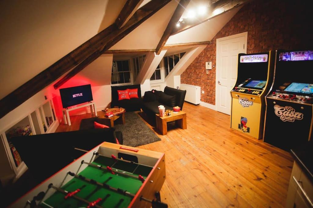Games And Movies Lounge 7 Bed City Centre Apartment Newcastle-upon-Tyne Exteriör bild