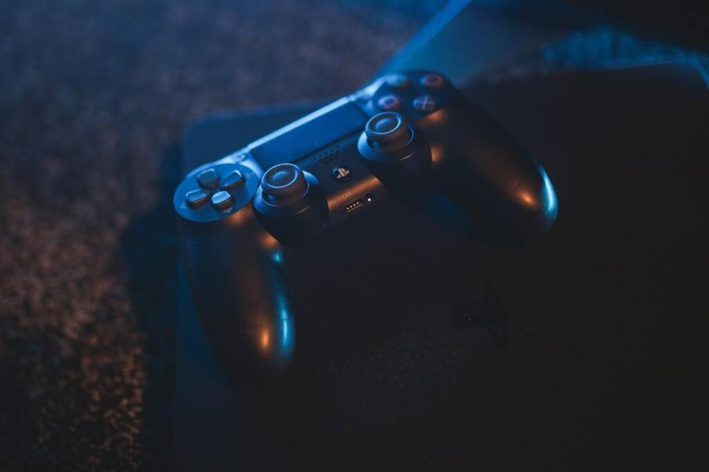 Games And Movies Lounge 7 Bed City Centre Apartment Newcastle-upon-Tyne Exteriör bild