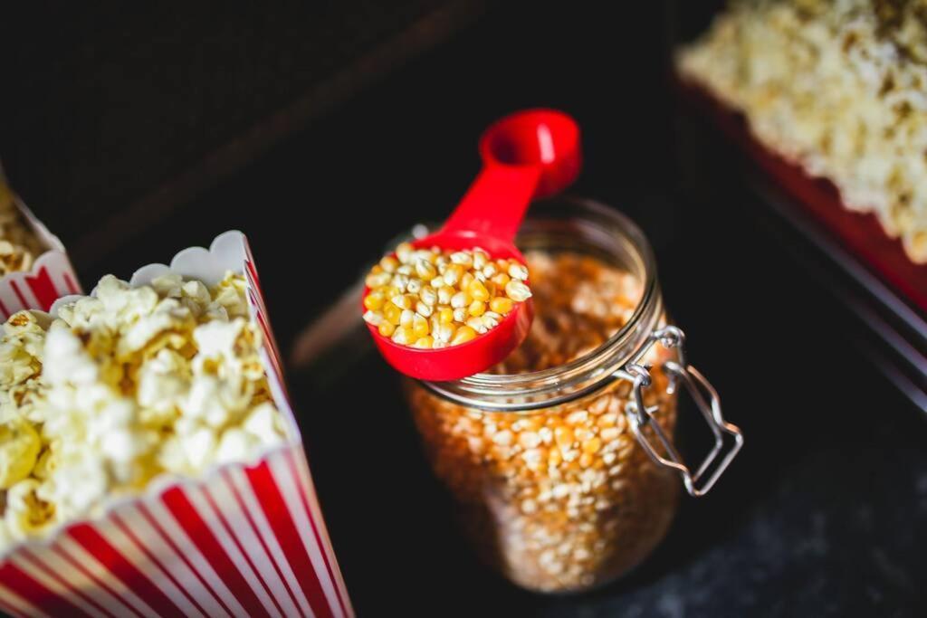 Games And Movies Lounge 7 Bed City Centre Apartment Newcastle-upon-Tyne Exteriör bild